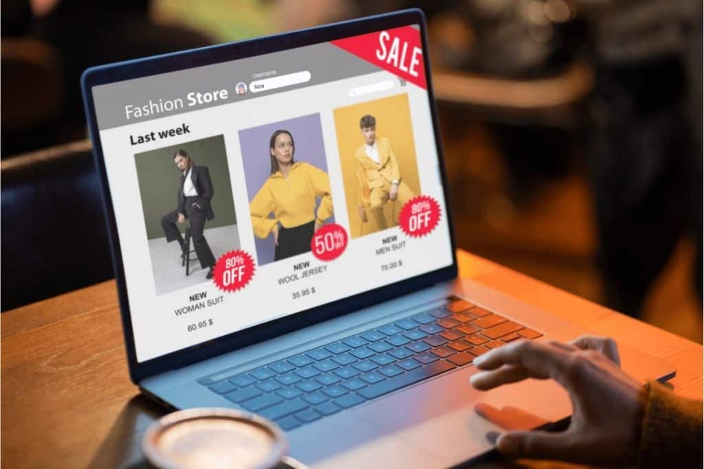 Ejemplo visual de cómo hacer una página web para vender ropa online desde un portátil